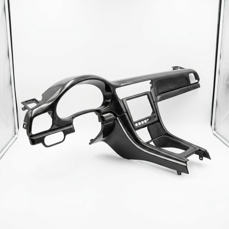 Garniture automobile en fibre de carbone