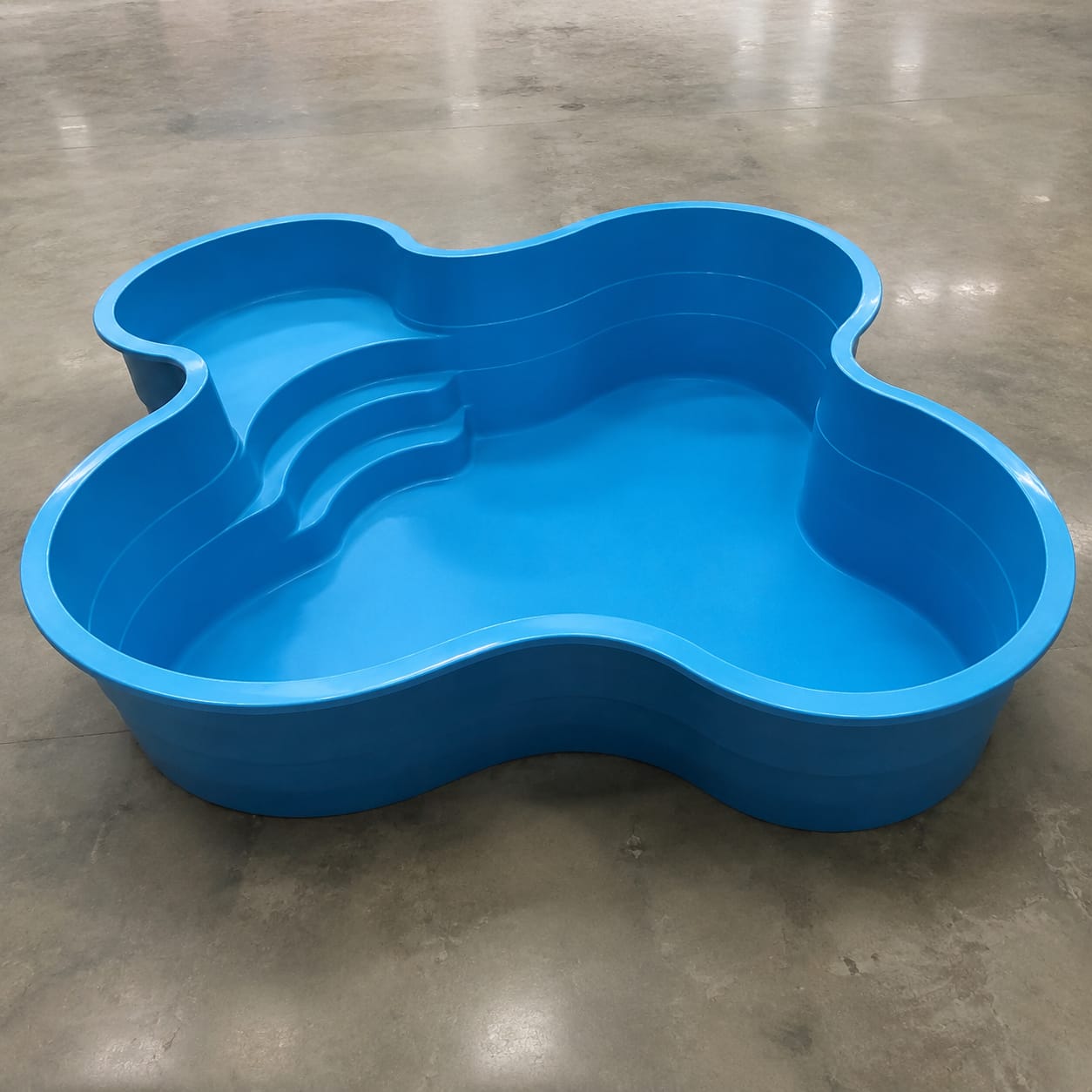 Coque de piscine lagon en PRV